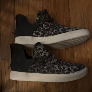 Stylish Leopard Print Sneakers